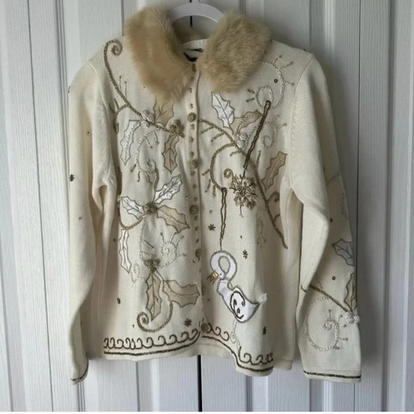 Vintage Theme Works by K-I-K-I-T
Embellished Holiday Cardigan Petite
Medium - Picture 1 of 4